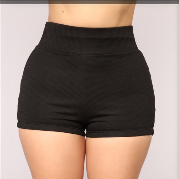 Nvr worn! Fashion nova Barely Holding On Short Set - Picture 3 of 4